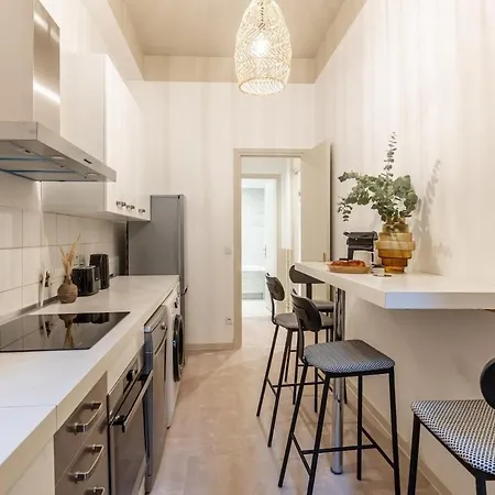 Daire Amazing 3bedrooms Champs Elysees#ac *